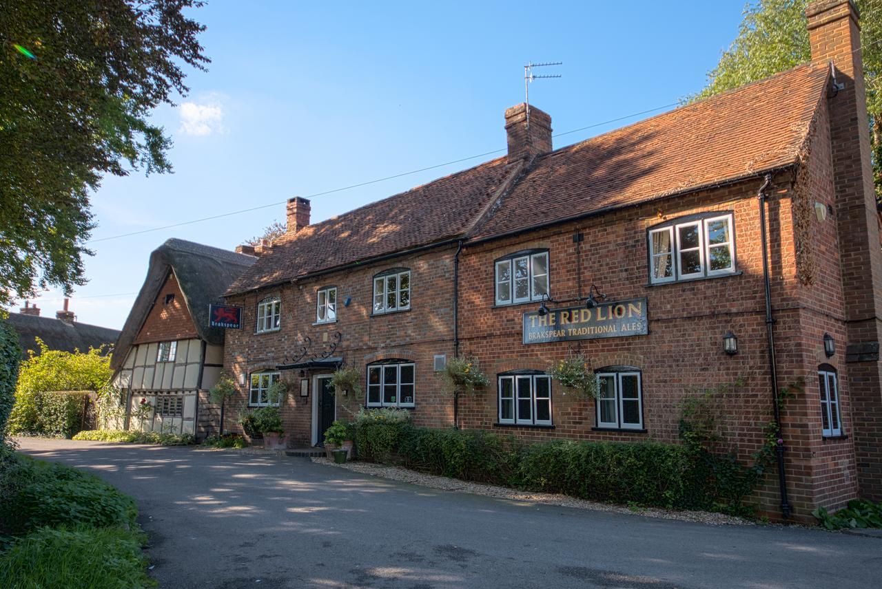 ディドコット The Red Lion Pub & Kitchen Bed & Breakfast エクステリア 写真