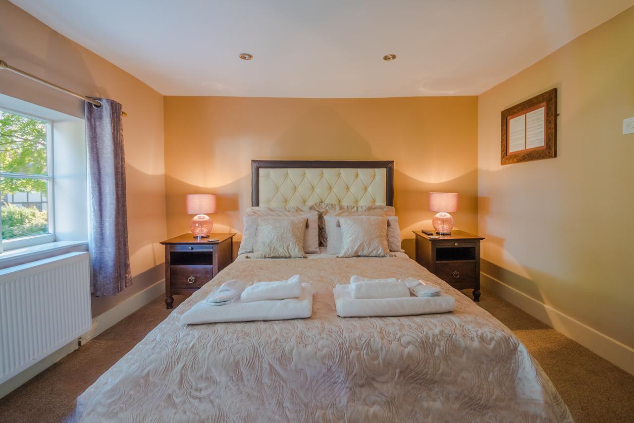 ディドコット The Red Lion Pub & Kitchen Bed & Breakfast エクステリア 写真
