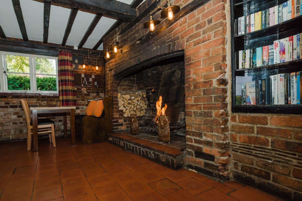 ディドコット The Red Lion Pub & Kitchen Bed & Breakfast エクステリア 写真