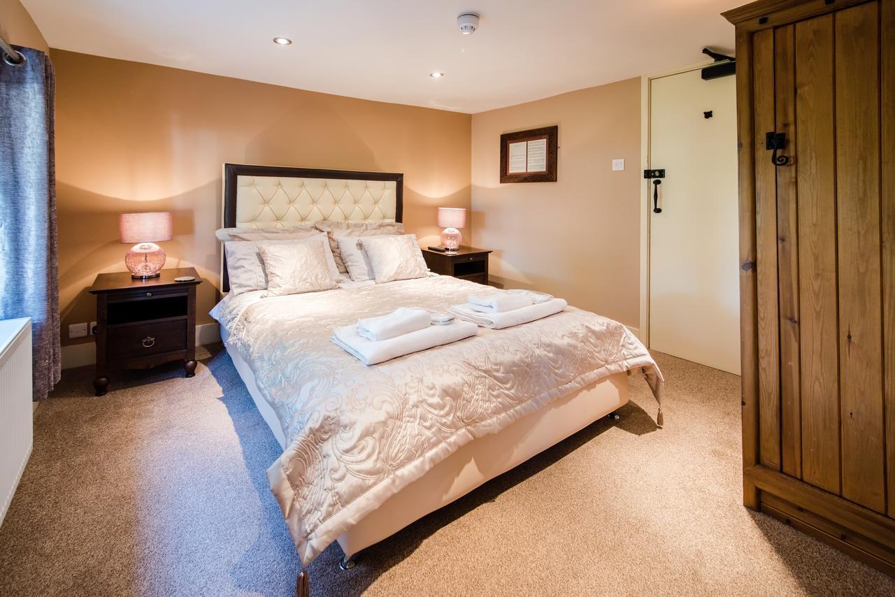 ディドコット The Red Lion Pub & Kitchen Bed & Breakfast エクステリア 写真